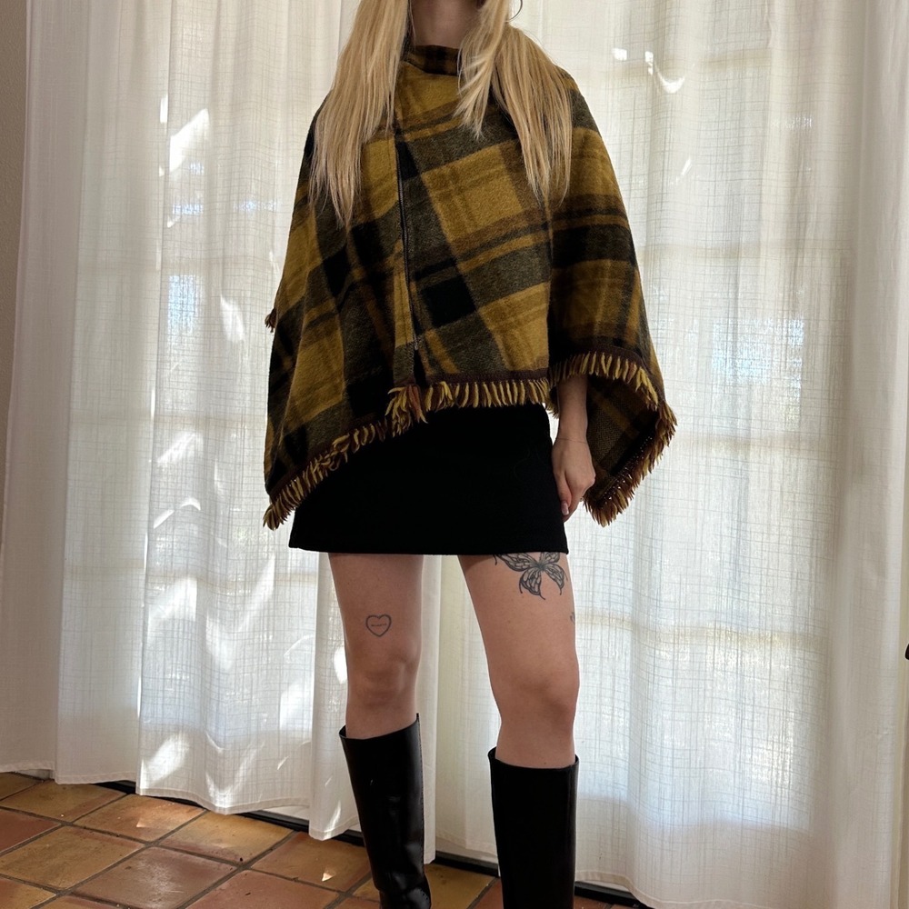 Vintage 70s plaid wool poncho cape
